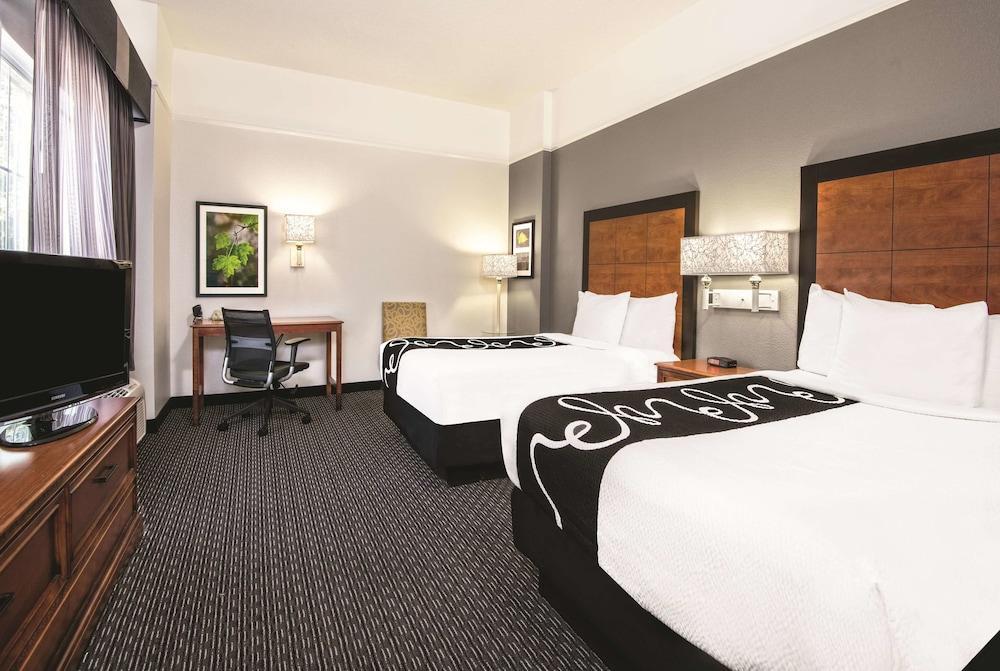 La Quinta Inn & Suites By Wyndham San Antonio Riverwalk Esterno foto
