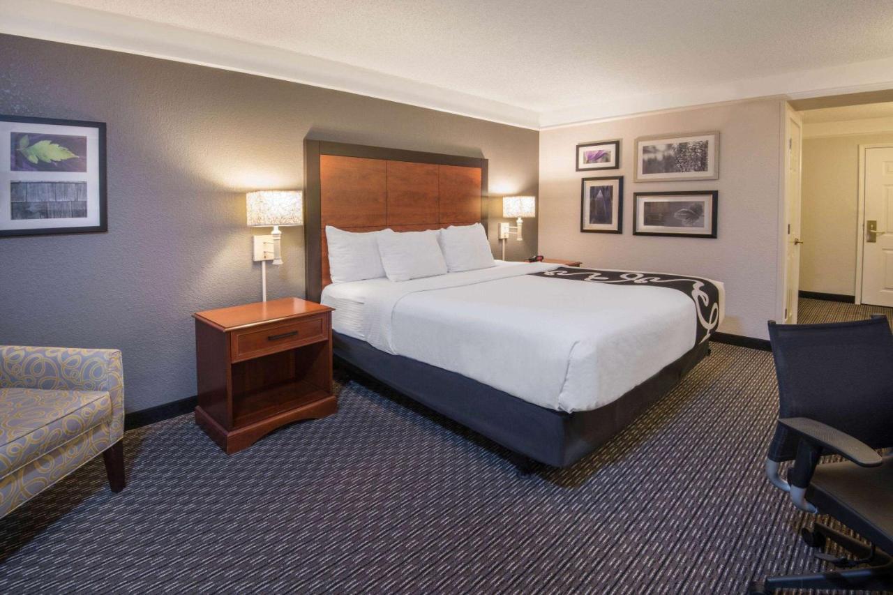 La Quinta Inn & Suites By Wyndham San Antonio Riverwalk Esterno foto