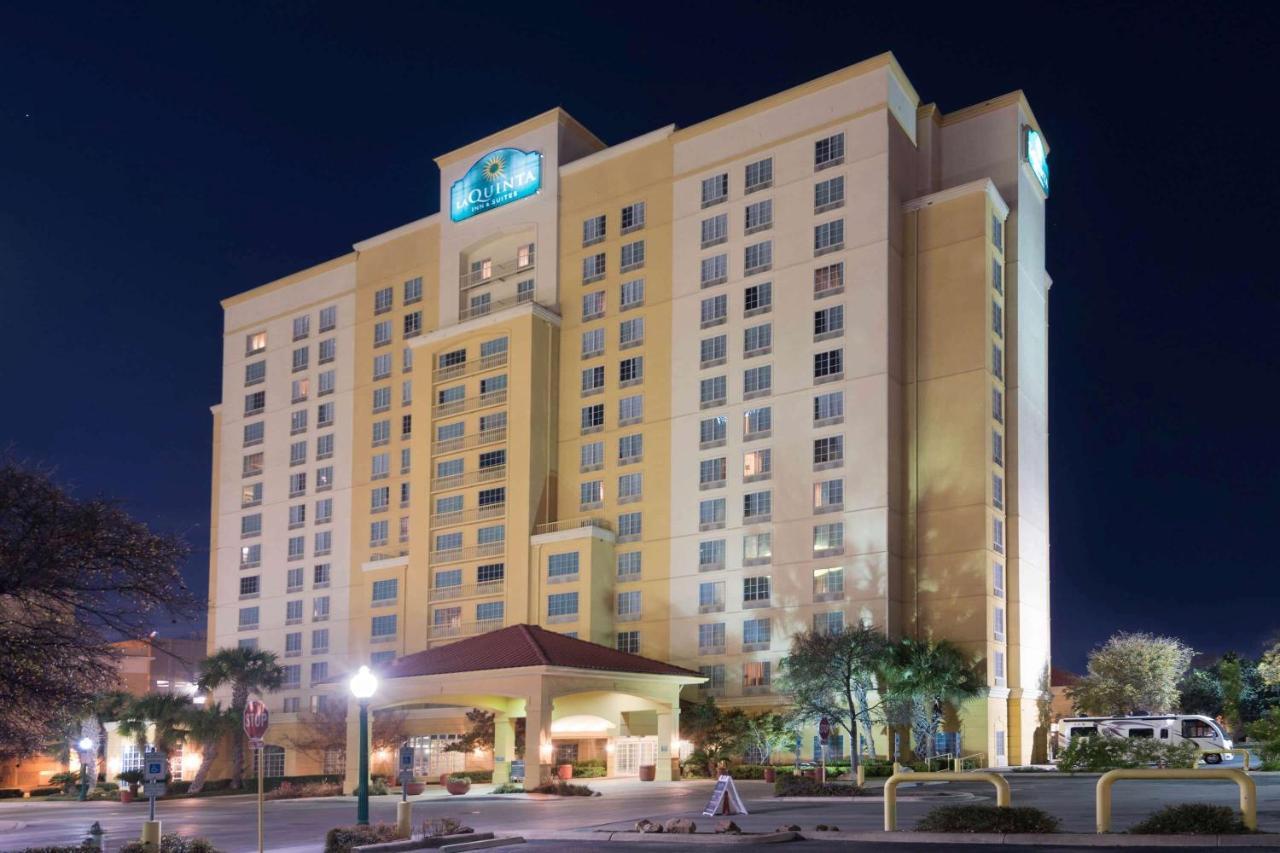 La Quinta Inn & Suites By Wyndham San Antonio Riverwalk Esterno foto