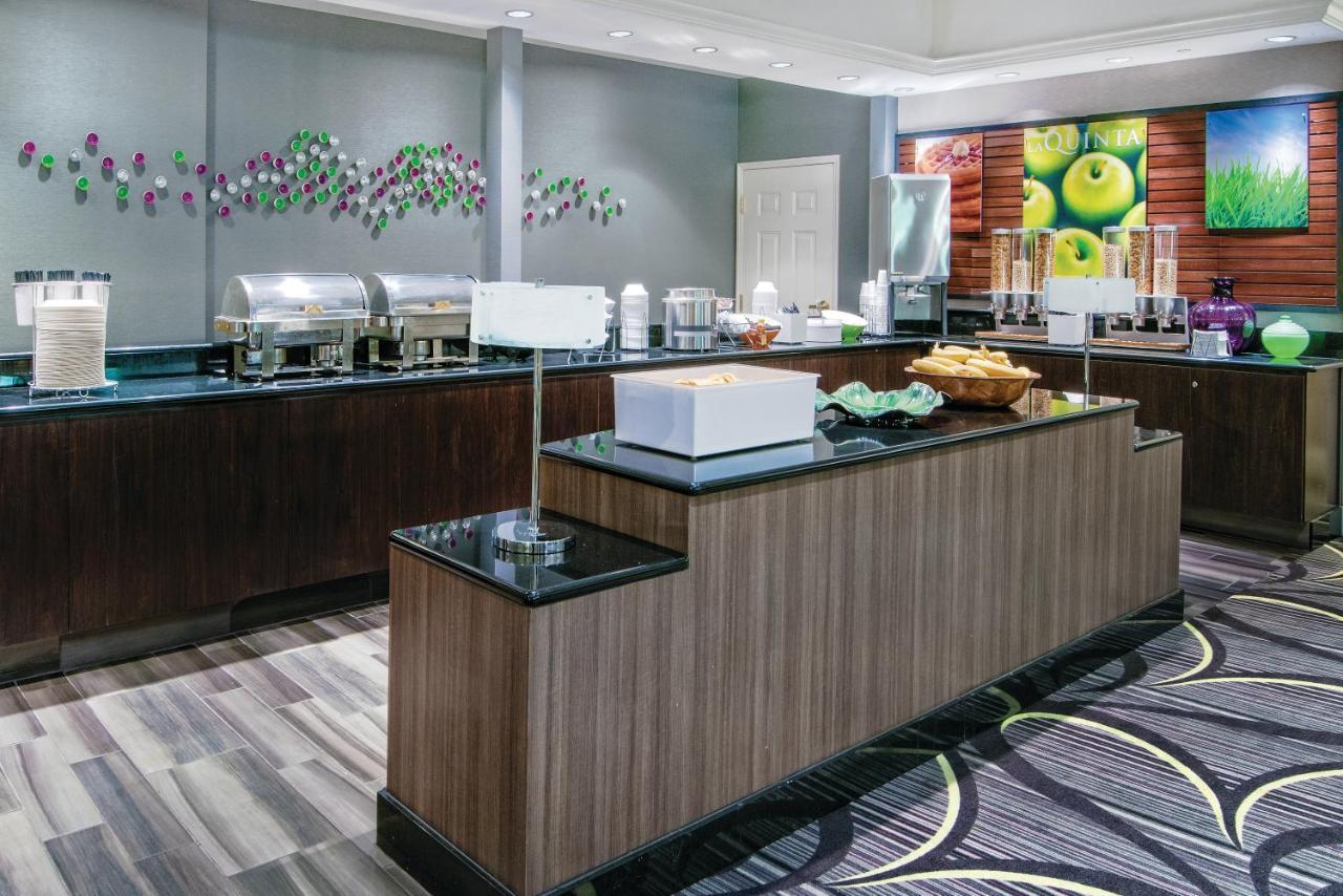 La Quinta Inn & Suites By Wyndham San Antonio Riverwalk Esterno foto
