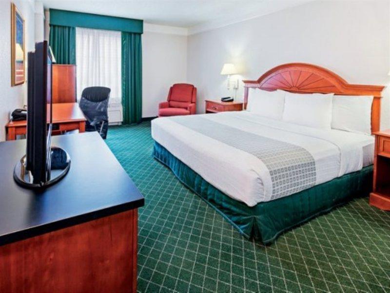 La Quinta Inn & Suites By Wyndham San Antonio Riverwalk Esterno foto