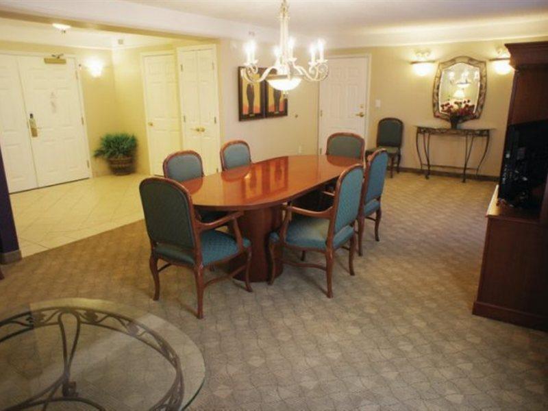 La Quinta Inn & Suites By Wyndham San Antonio Riverwalk Esterno foto