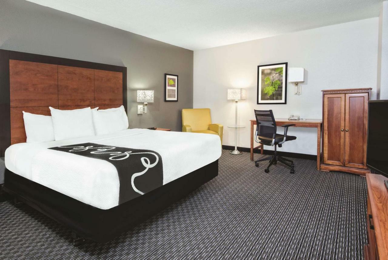 La Quinta Inn & Suites By Wyndham San Antonio Riverwalk Esterno foto