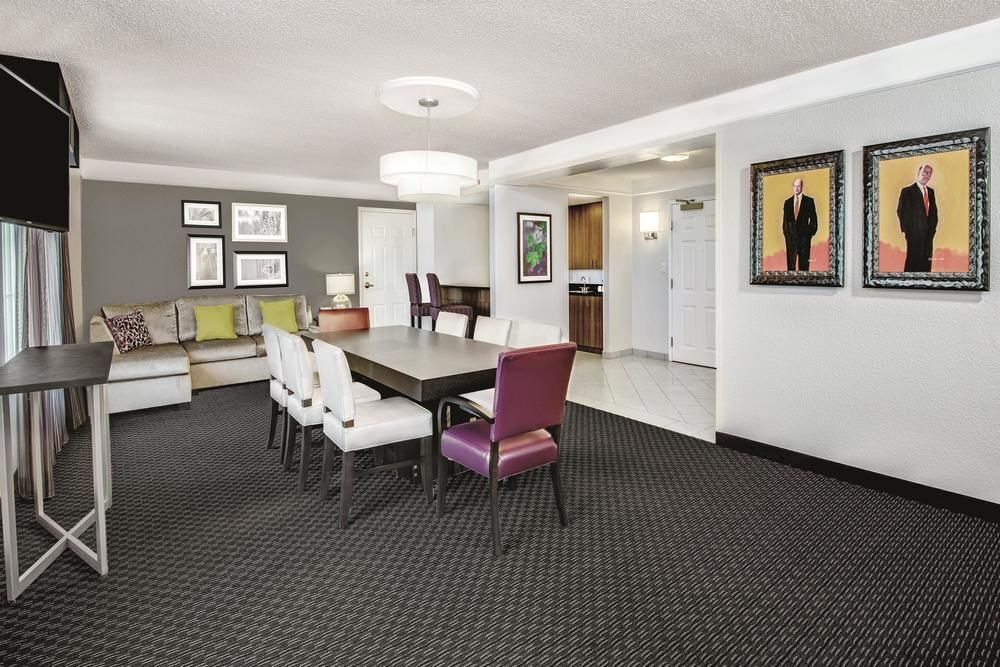 La Quinta Inn & Suites By Wyndham San Antonio Riverwalk Esterno foto