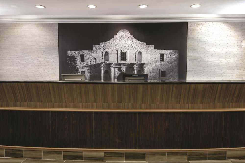 La Quinta Inn & Suites By Wyndham San Antonio Riverwalk Esterno foto